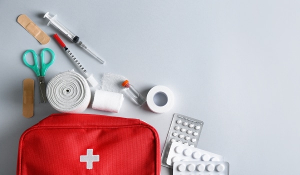 Trousse de secours rouge